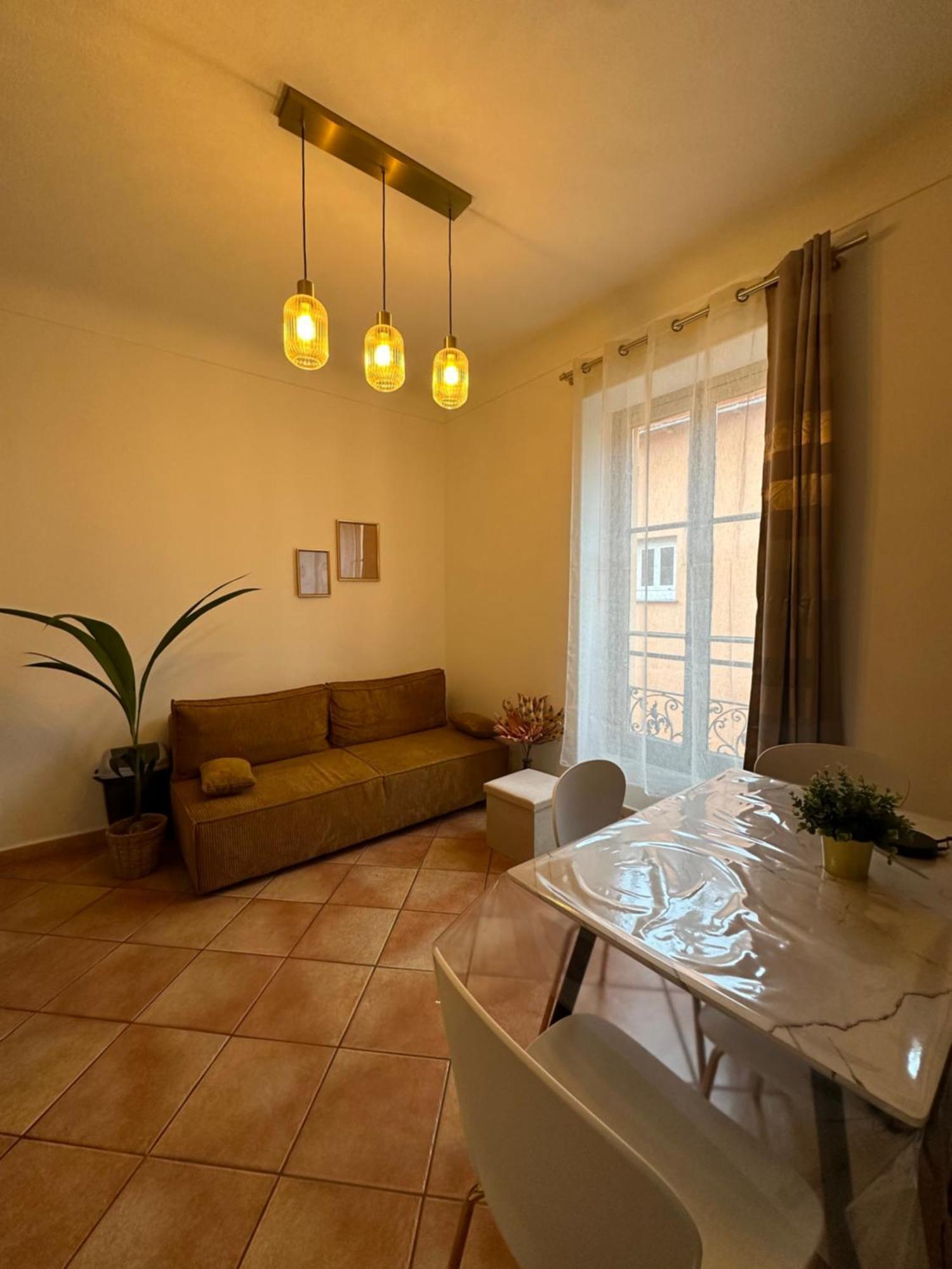 Villarey Home - Central Apartment In Menton Bagian luar foto