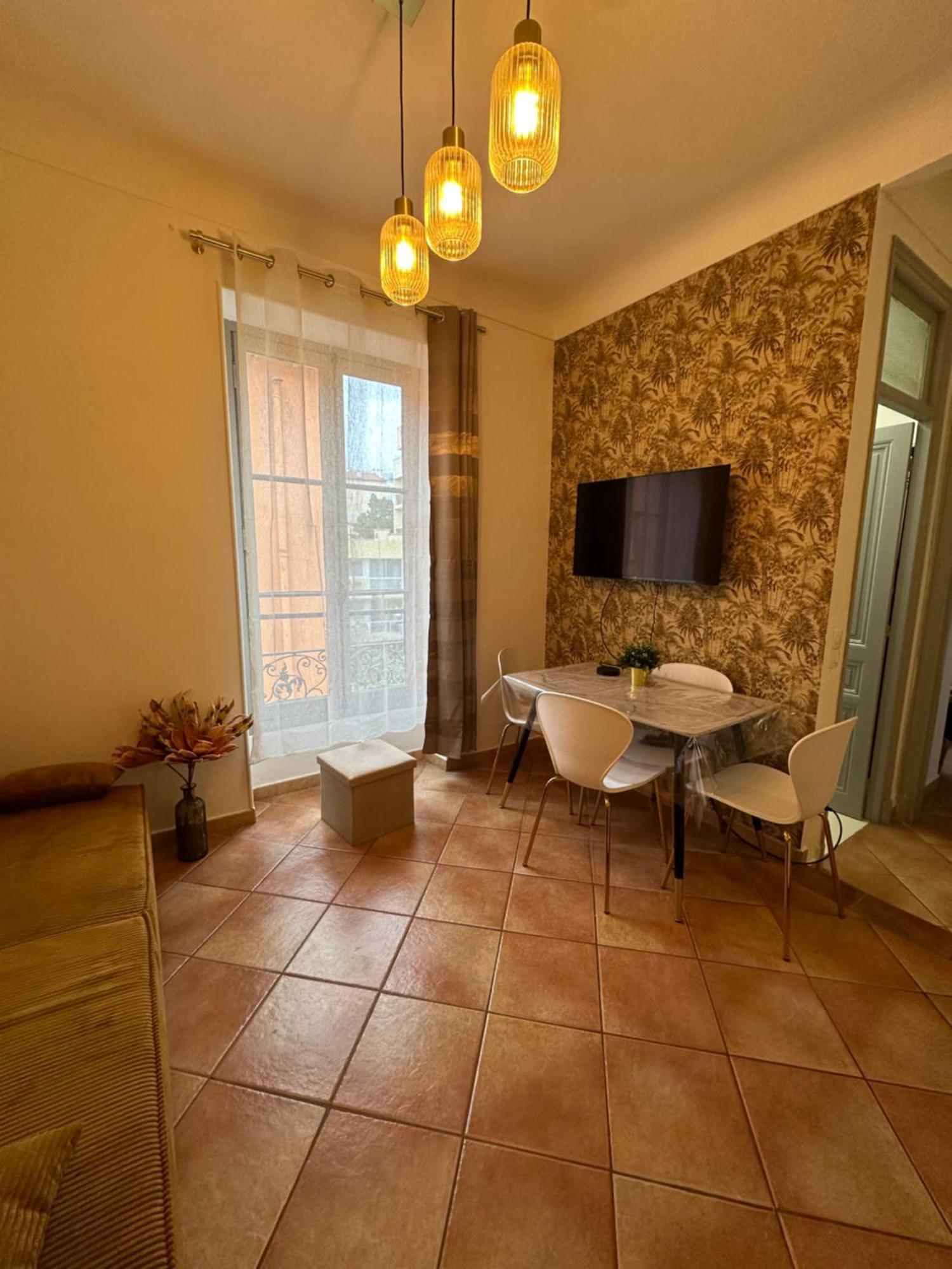 Villarey Home - Central Apartment In Menton Bagian luar foto